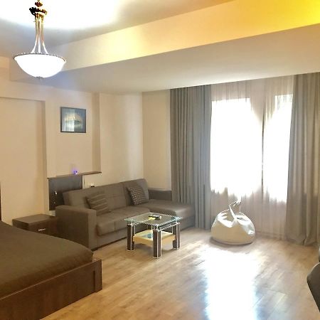 Apartamento Solo Lucky Tiflis Exterior foto