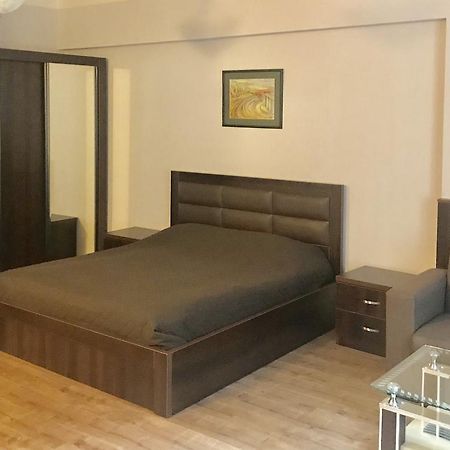 Apartamento Solo Lucky Tiflis Exterior foto